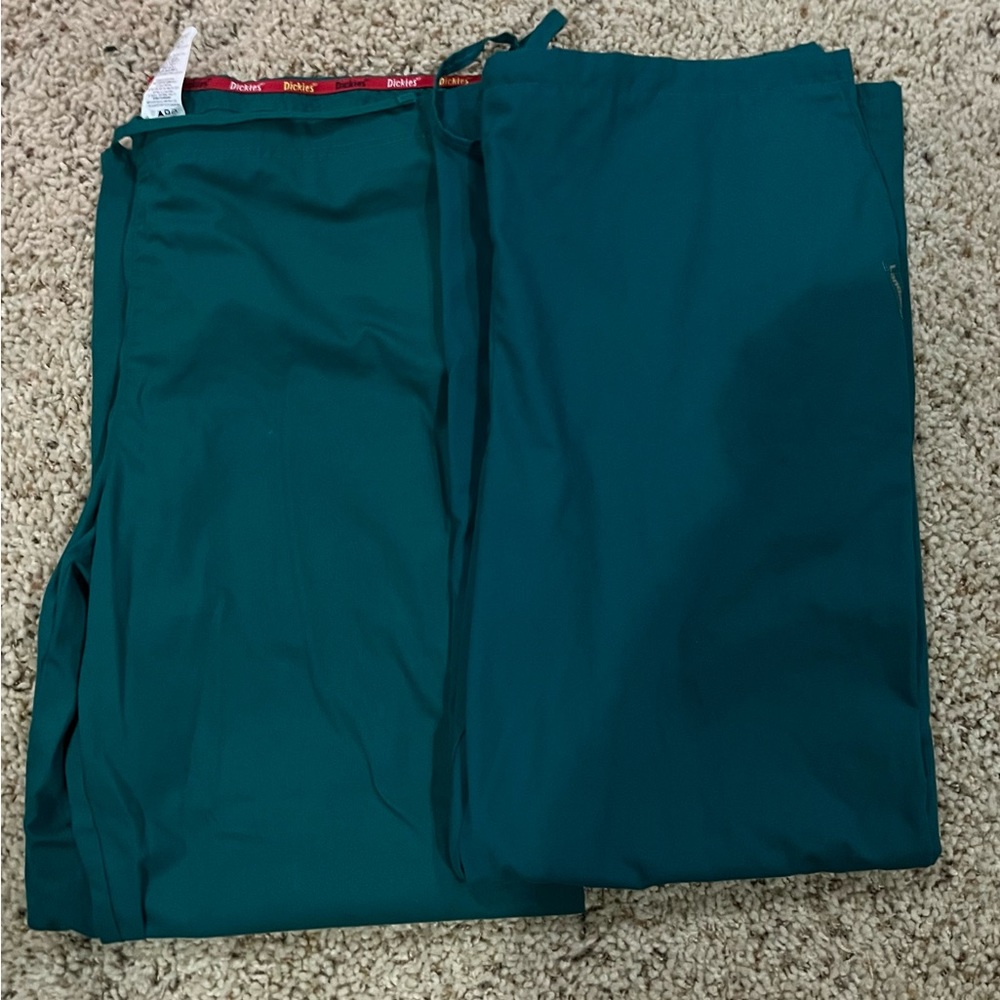 Never worn Hunter green Womens scrub pants